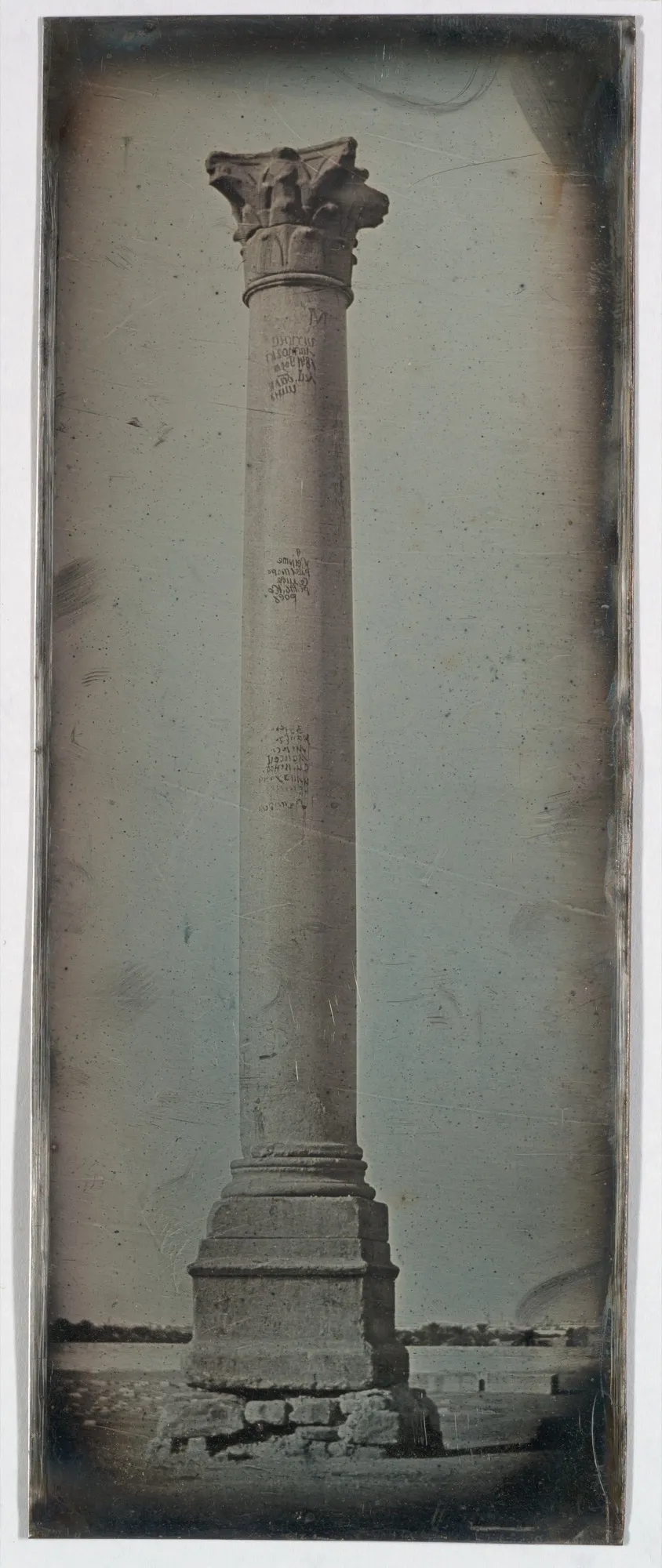 Daguerreotypie der Pompejussäule in Alexandria von Girault de Prangey, 1842